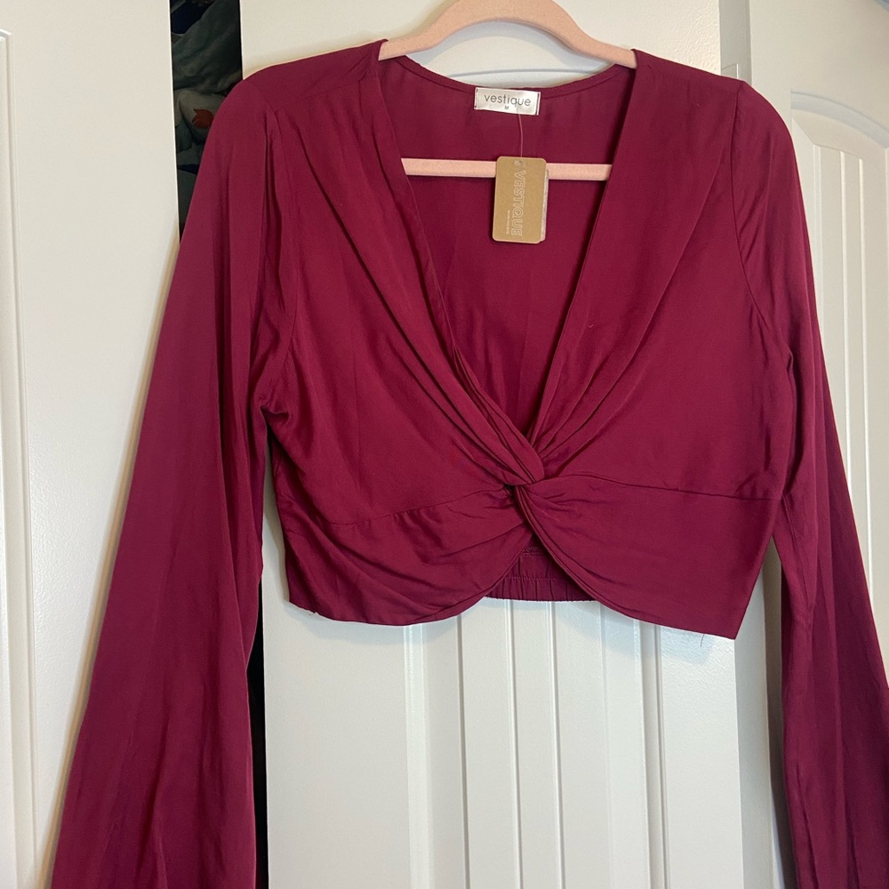 Vestique Cropped Top